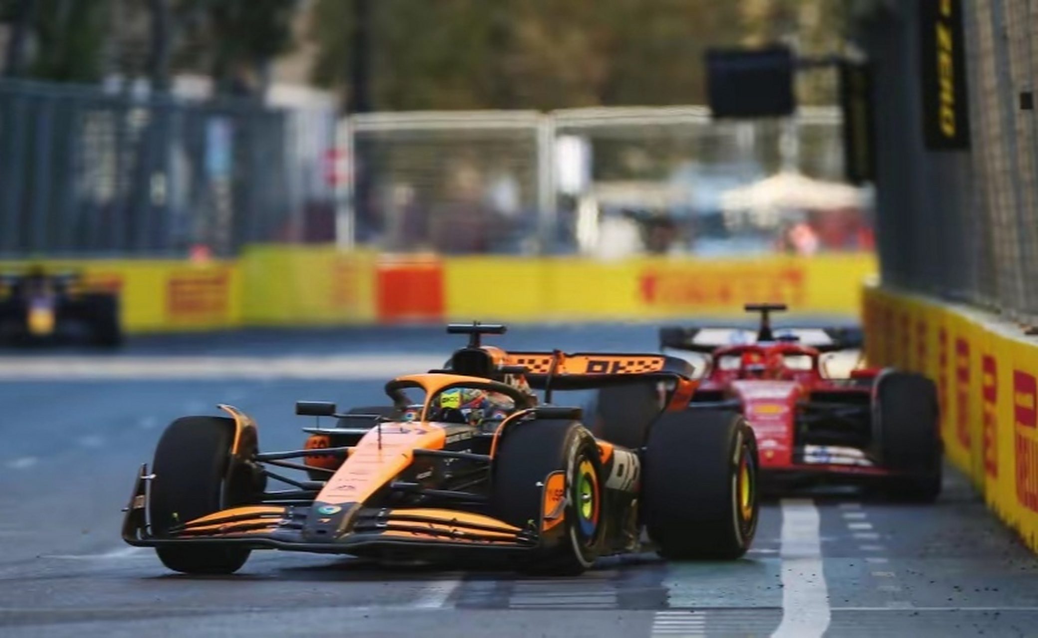 梅赛德斯完胜法拉利,佩雷兹高光表现 梅赛德斯完胜法拉利,佩雷兹高光表现