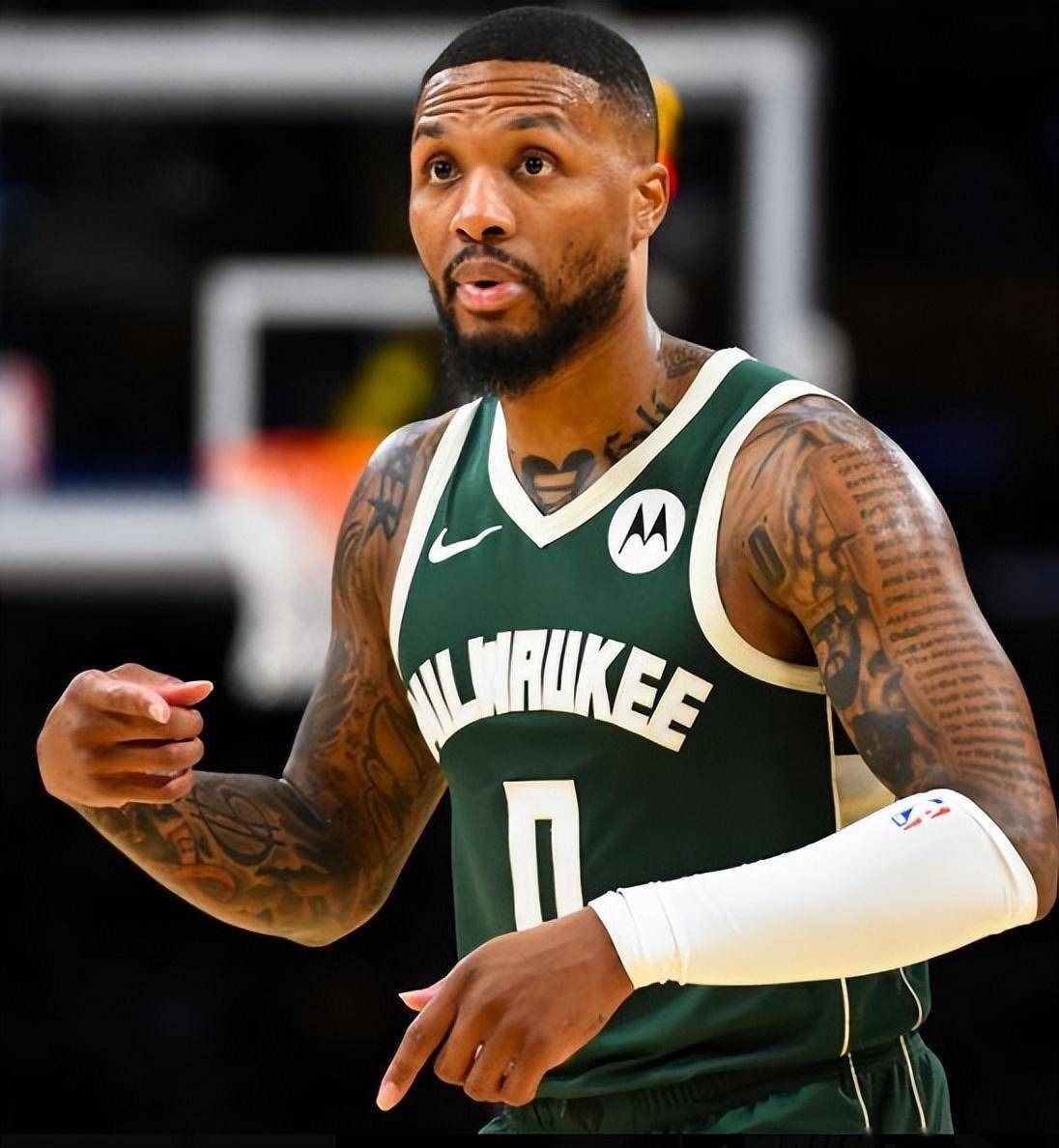 辽宁队横扫山东队,利拉德刷新纪录 辽宁队横扫山东队,利拉德刷新纪录