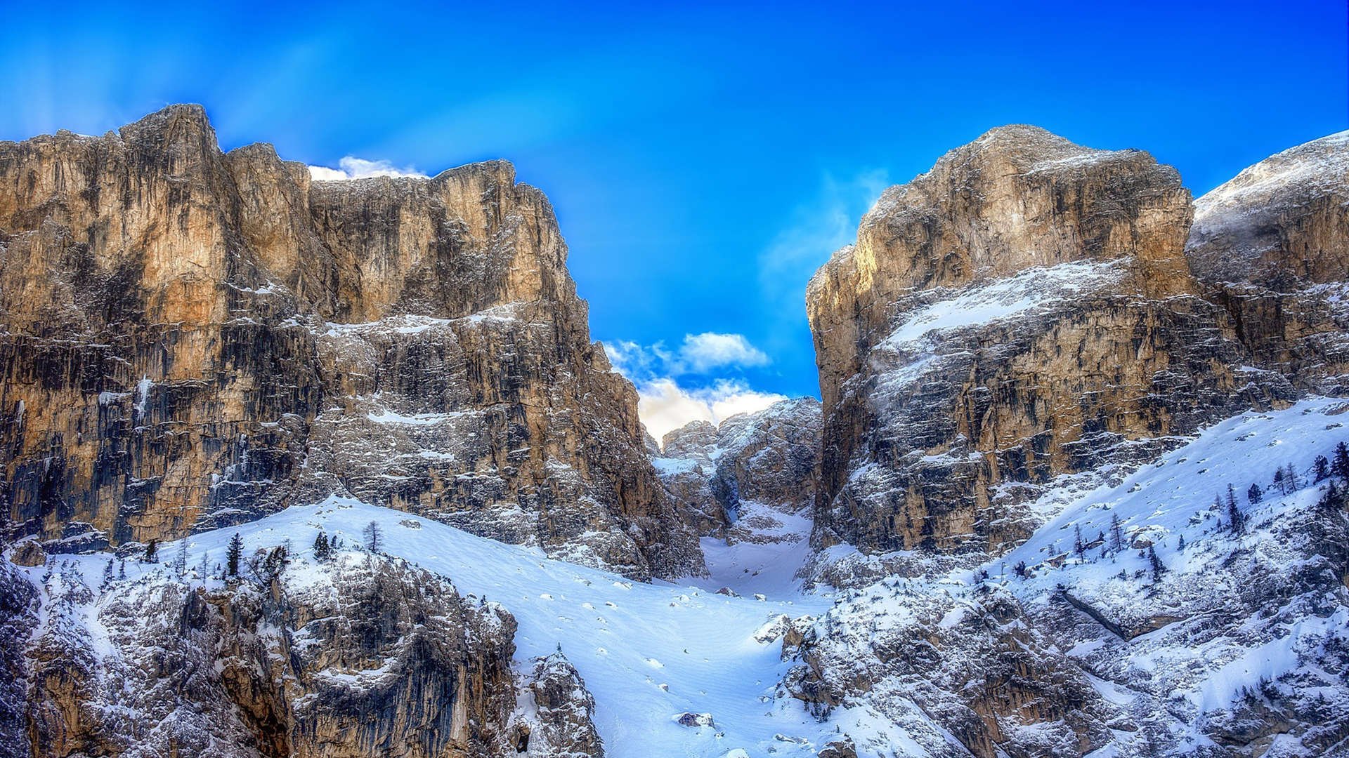 波兰之刃双线出鞘，国家队斩落强敌，阿什拉夫德甲争冠战接管比赛