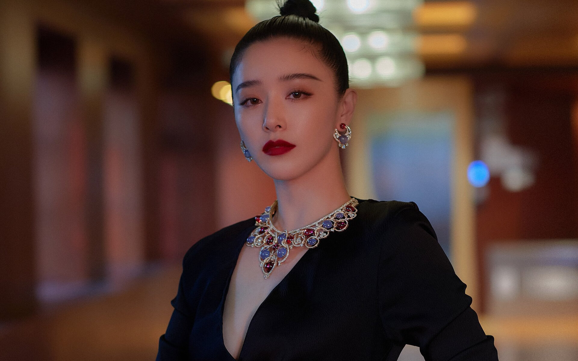 以下是为您构思的标题和文章